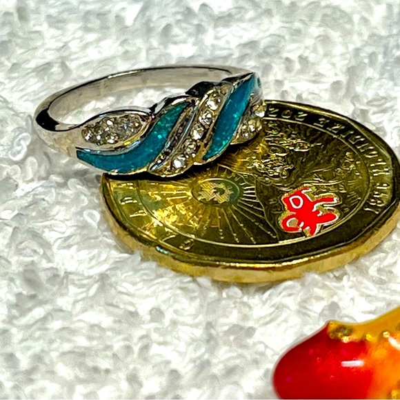 🦋Cute silver plate ring with rhinestone and inlay opal look/costume NWOT - Picture 5 of 10